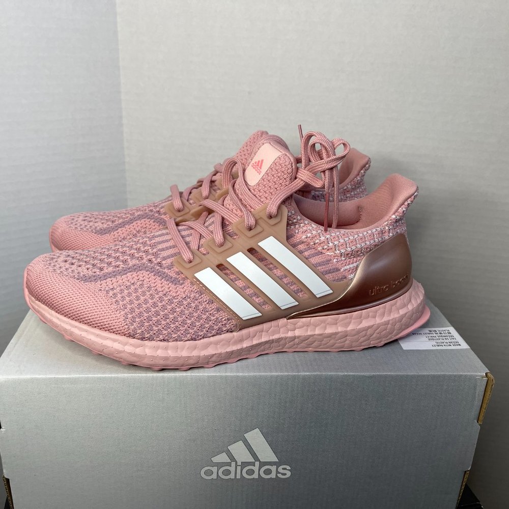 BRAND NEW Women's Adidas Ultraboost 5.0 DNA SIZE 7.5 WONDER MAUVE COLOR